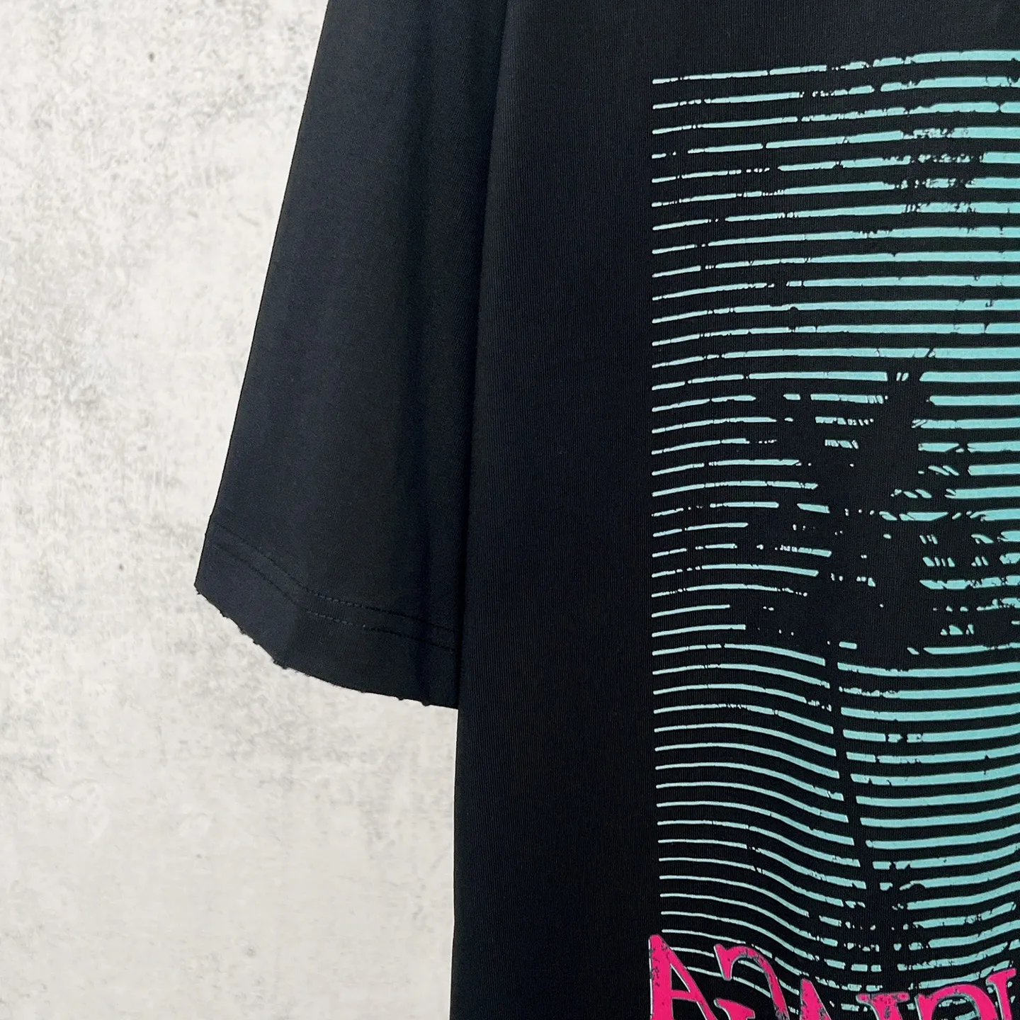 【 . Quality】BALENCI*GA/ .SS 26 New Arrival 。 Balenclag* 🏝️ T 。 Retro 。 . Authentic 。 ！ ZP 。 260 ， . ， ， 。 。 ， 。 OS . Same Style ：BL 263783 ：Black Size：XS S M L